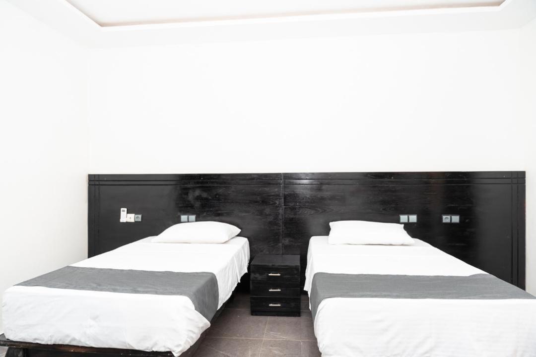 לומה Airport Inn Hotel מראה חיצוני תמונה