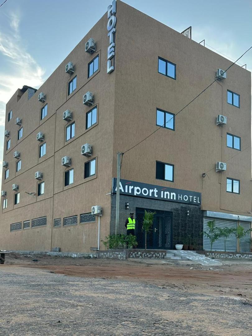 לומה Airport Inn Hotel מראה חיצוני תמונה